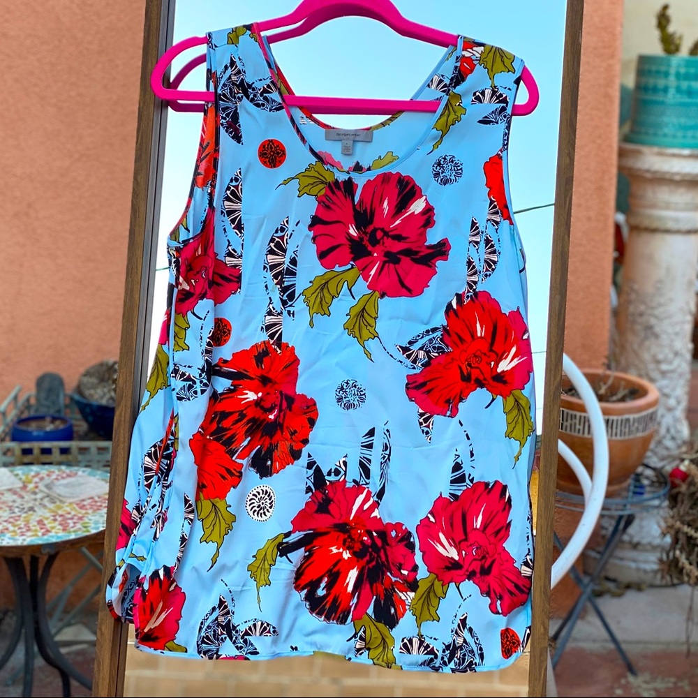 Gorgeous pattern sleeveless top